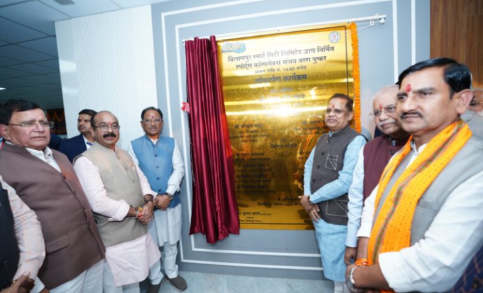 मुख्यमंत्री द्वारा सड़क लोकार्पण का समारोह